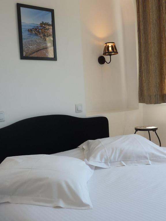 Hotel L'Oustaou เลอลาวองดูว์ ห้อง รูปภาพ