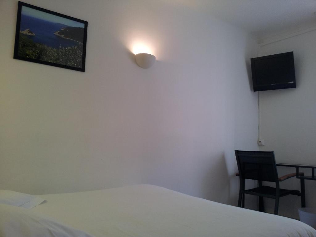 Hotel L'Oustaou เลอลาวองดูว์ ห้อง รูปภาพ