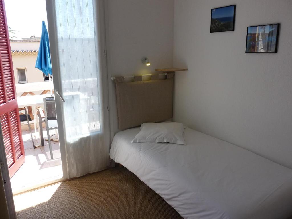 Hotel L'Oustaou เลอลาวองดูว์ ห้อง รูปภาพ